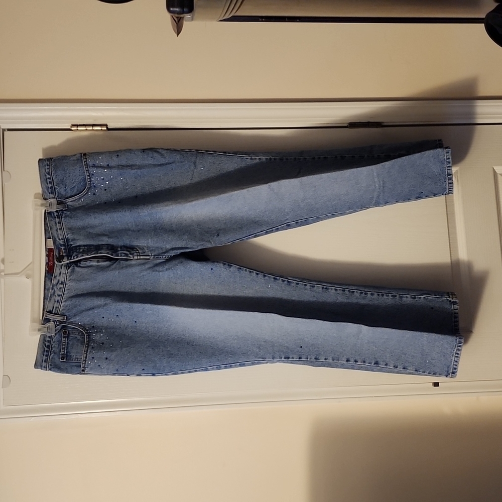 WOMEN'S JEANS